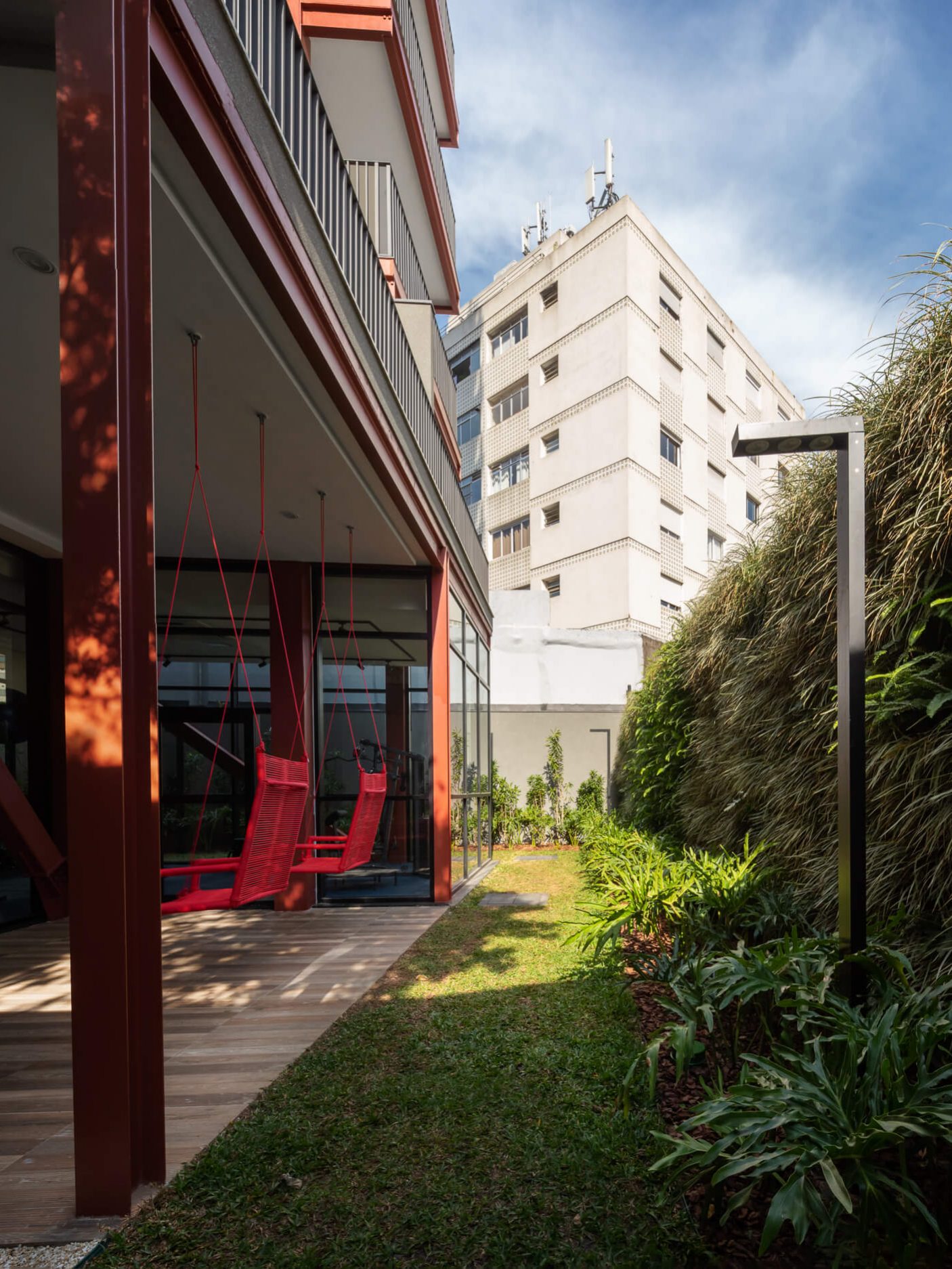 Empreendimento Urbic Vila Mariana, localizado na Rua Tomas Alves, São Paulo - SP. Projeto de arquitetura desenvolvido por IDE STUDIO