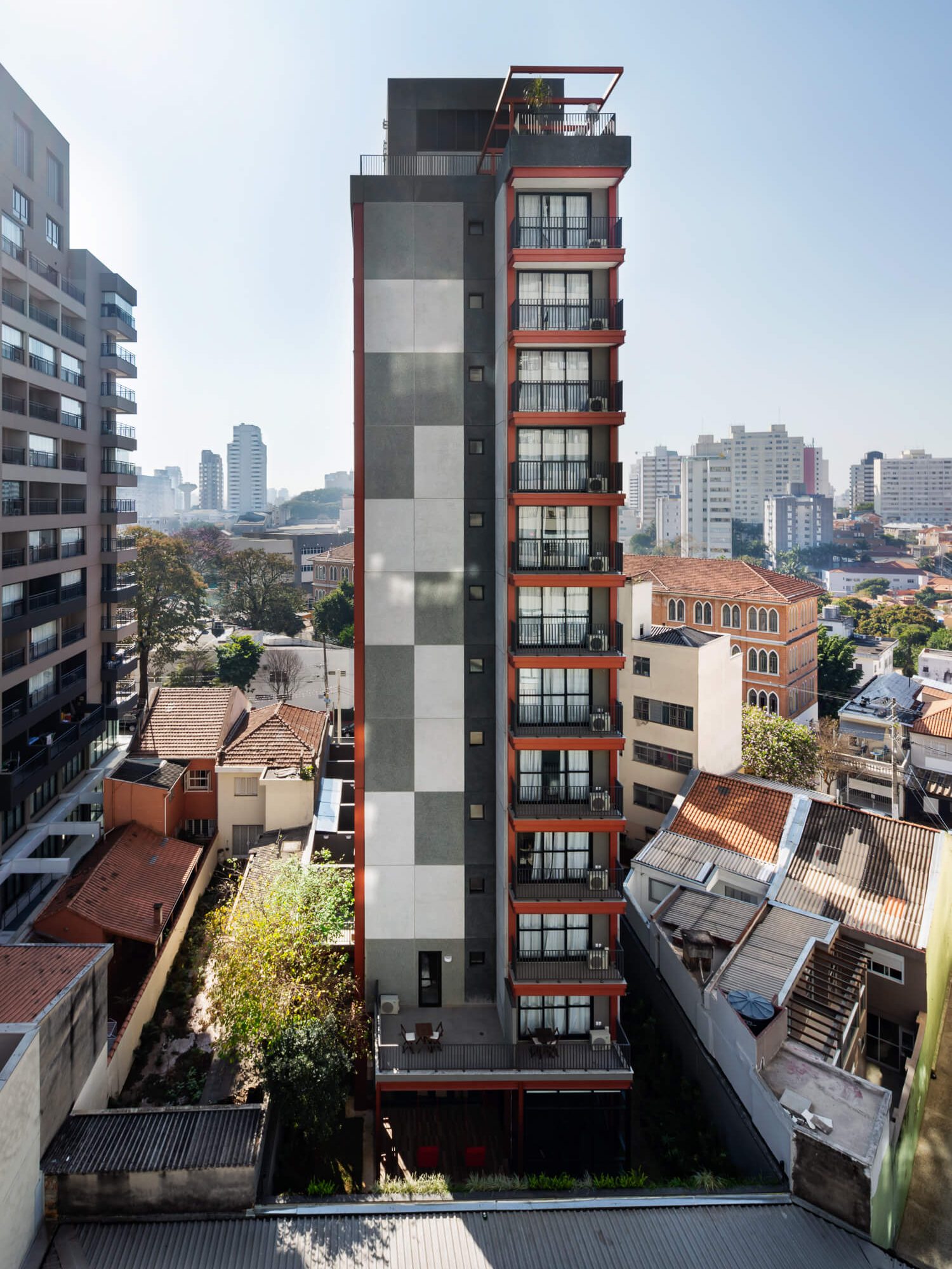 Empreendimento Urbic Vila Mariana, localizado na Rua Tomas Alves, São Paulo - SP. Projeto de arquitetura desenvolvido por IDE STUDIO