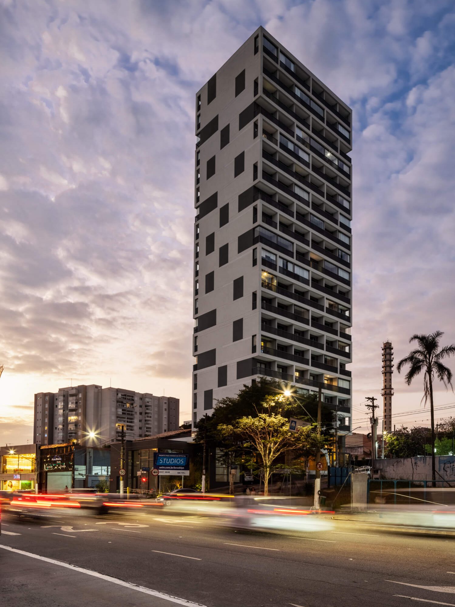 Empreendimento Brooklyn Studios, localizado na Av. Roque Petroni Junior, São Paulo - SP. Projeto de arquitetura desenvolvido por IDE STUDIO.