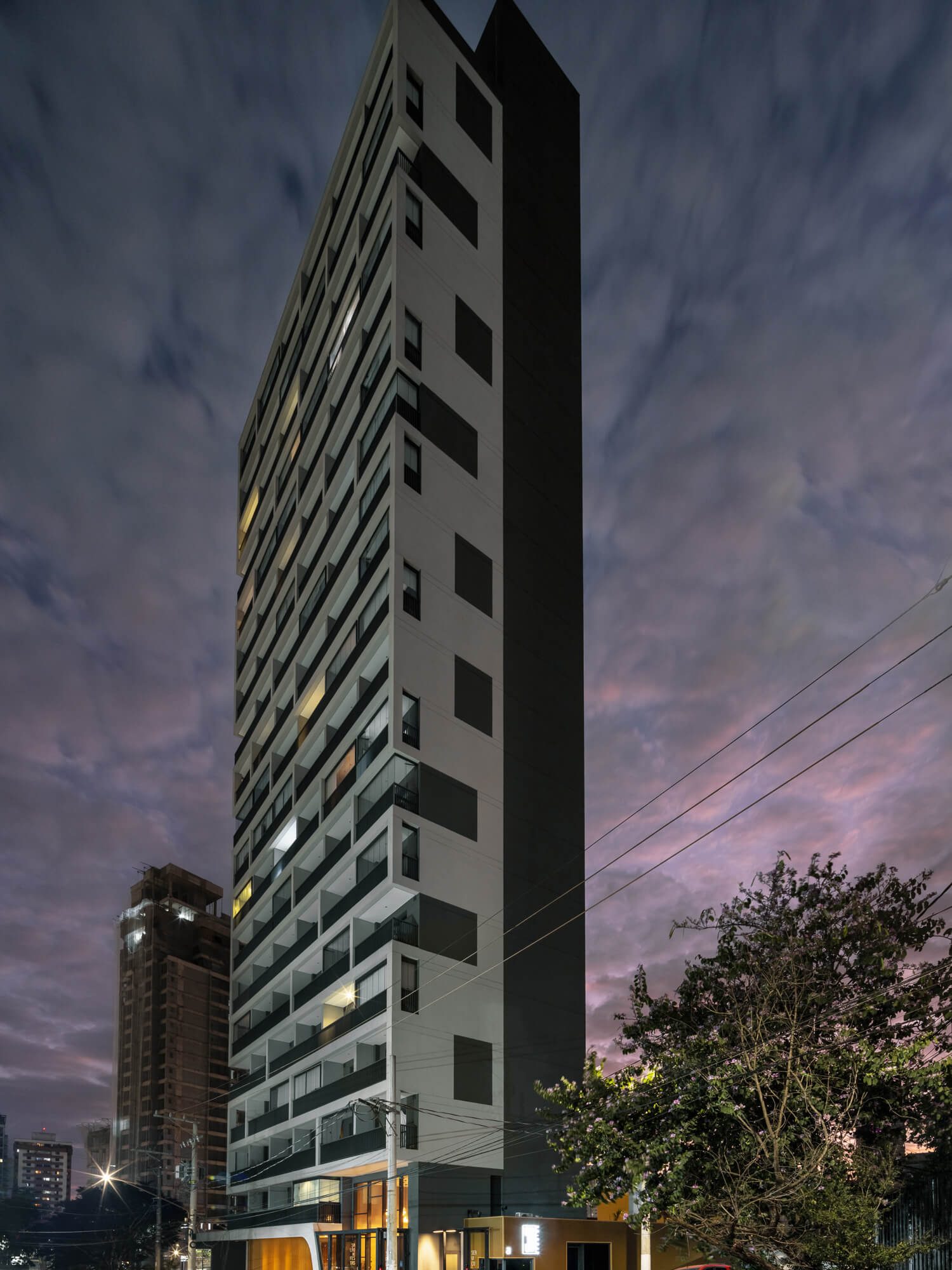 Empreendimento Brooklyn Studios, localizado na Av. Roque Petroni Junior, São Paulo - SP. Projeto de arquitetura desenvolvido por IDE STUDIO.