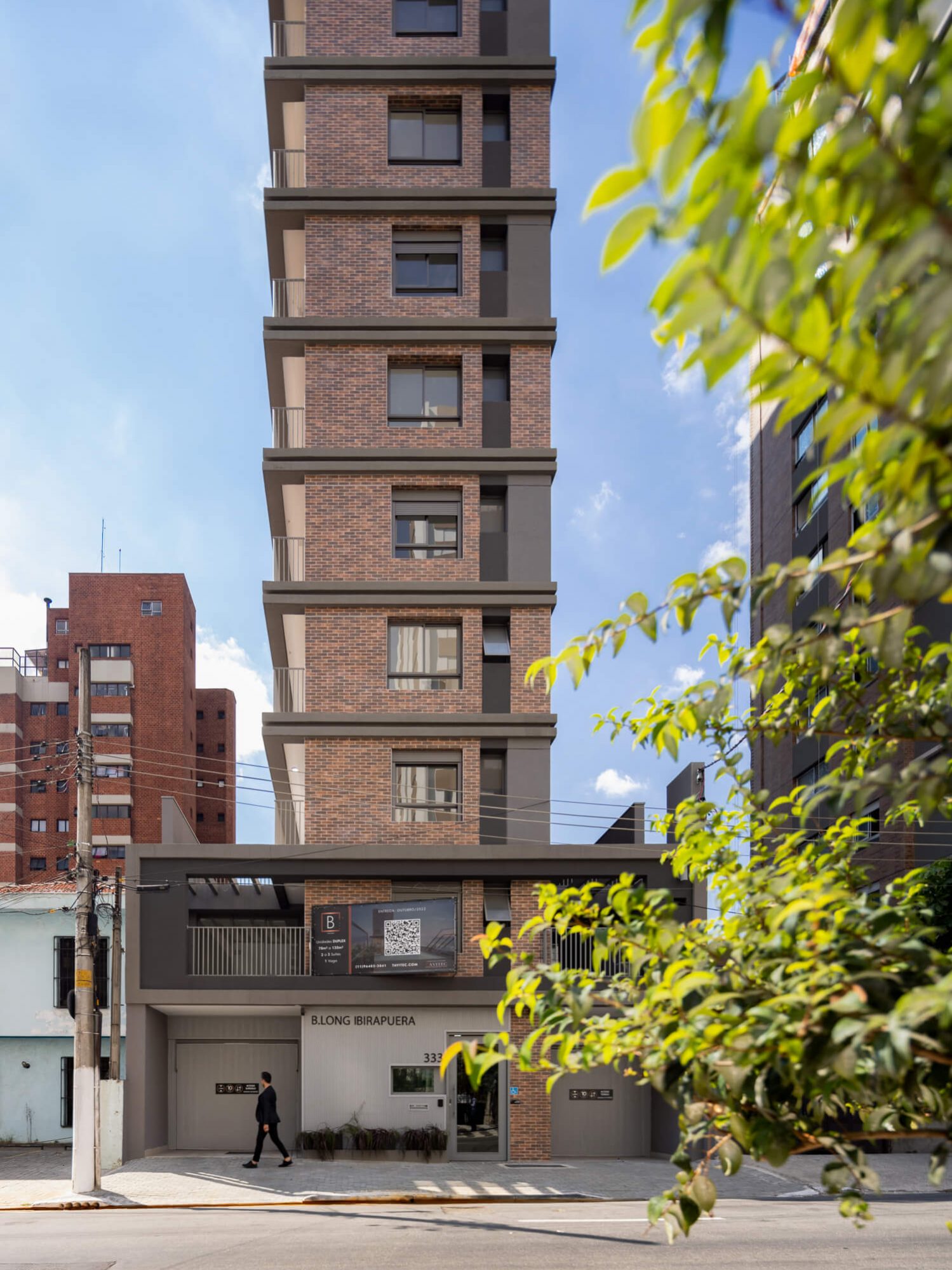 Empreendimento B.Long Ibirapuera, localizado na Avenida Agami, São Paulo - SP. Projeto de arquitetura desenvolvido por IDE STUDIO