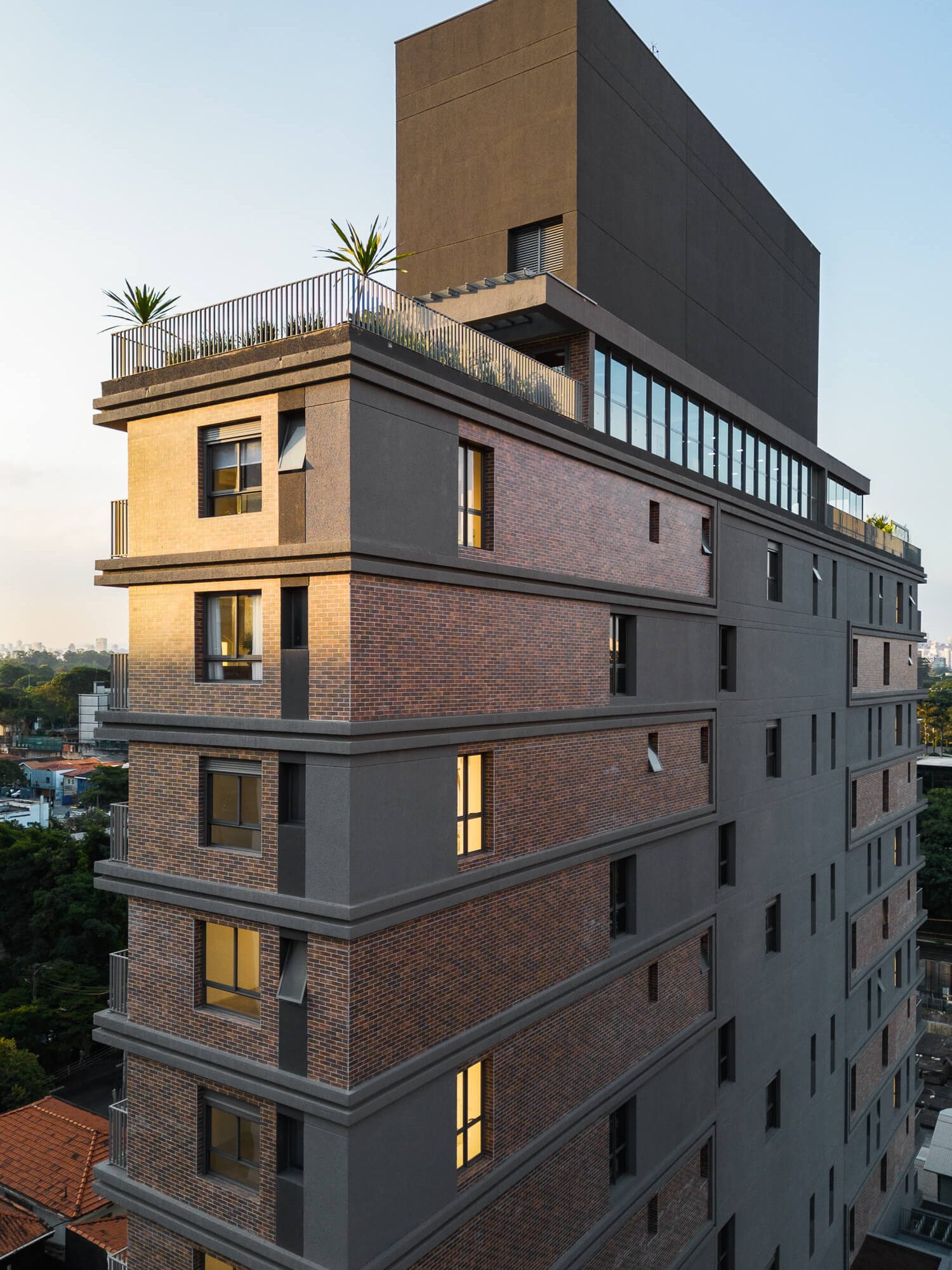 Empreendimento B.Long Ibirapuera, localizado na Avenida Agami, São Paulo - SP. Projeto de arquitetura desenvolvido por IDE STUDIO
